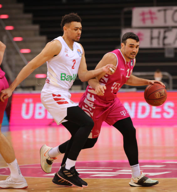 日在青岛举 日在青岛举